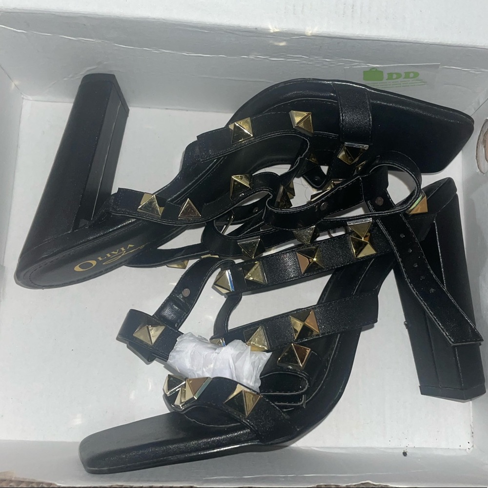 BRAND NEW 8.5 WOMENS HEELS